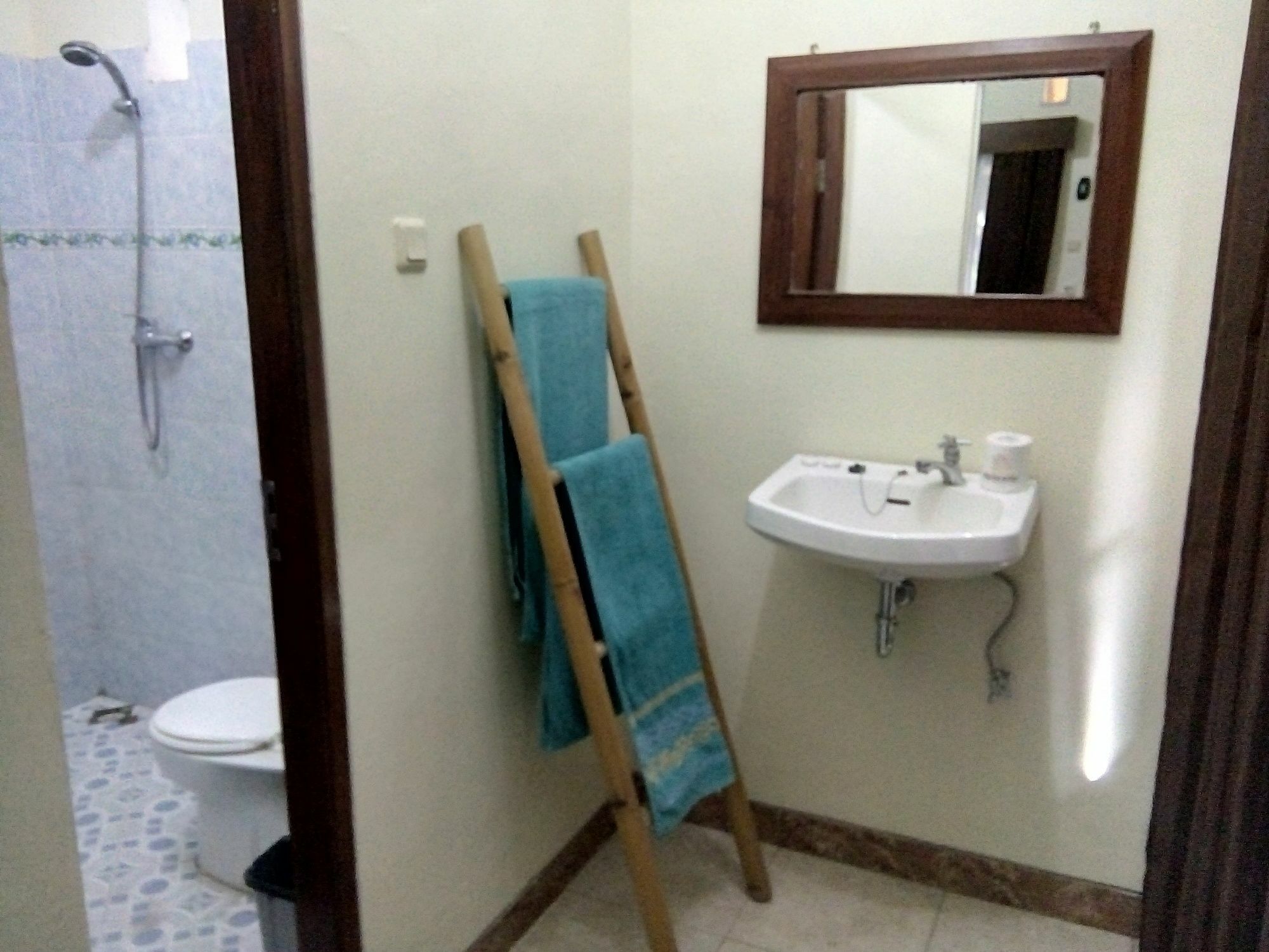 Segara Anak Bungalow & Restaurant Kuta  Kültér fotó