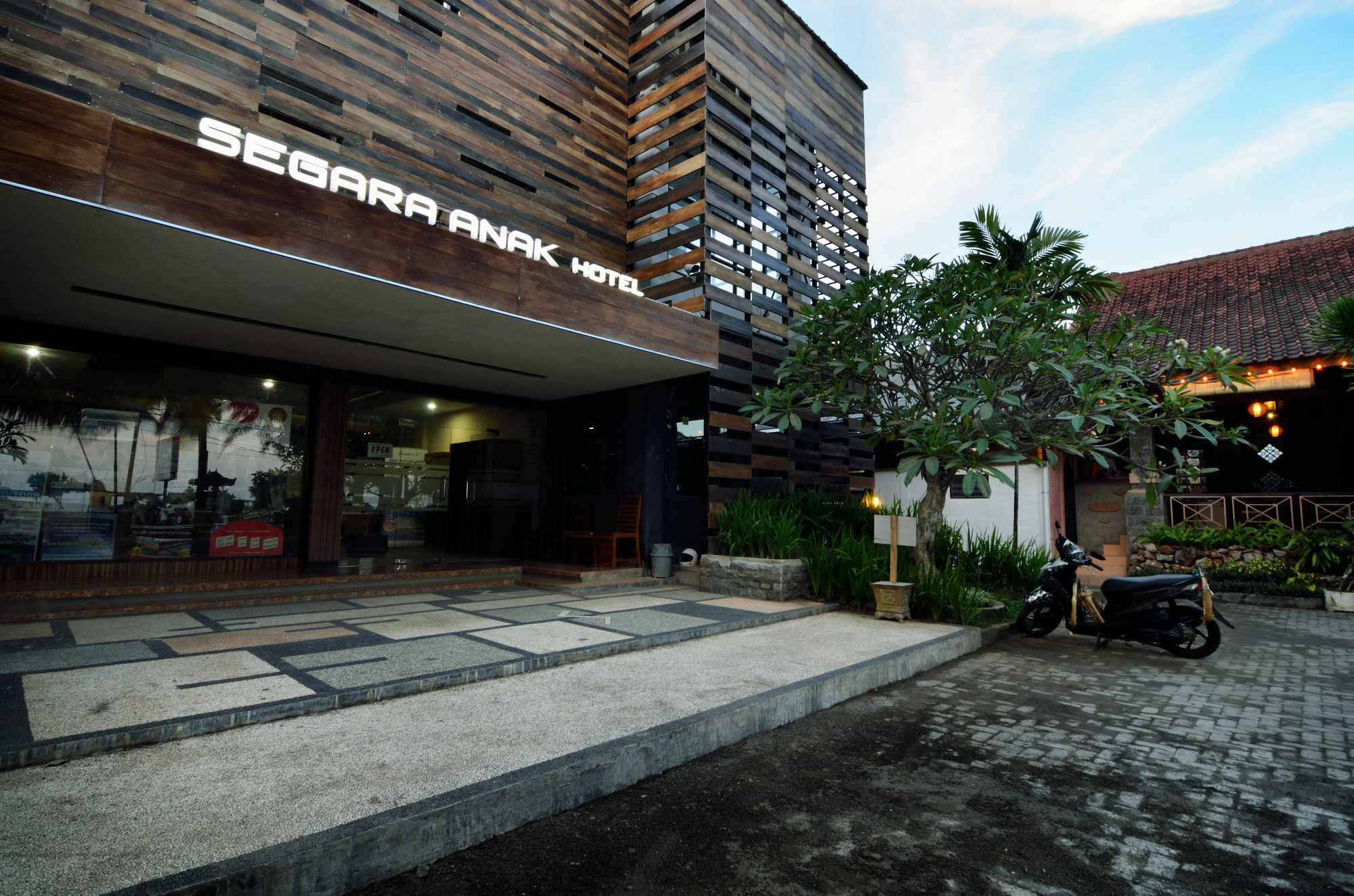 Segara Anak Bungalow & Restaurant Kuta  Kültér fotó