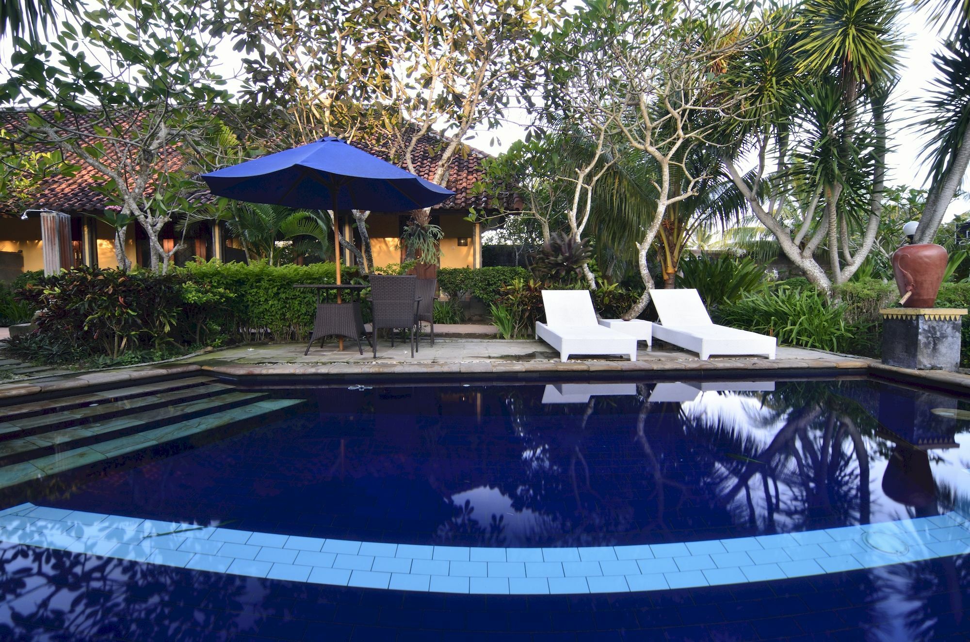 Segara Anak Bungalow & Restaurant Kuta  Kültér fotó